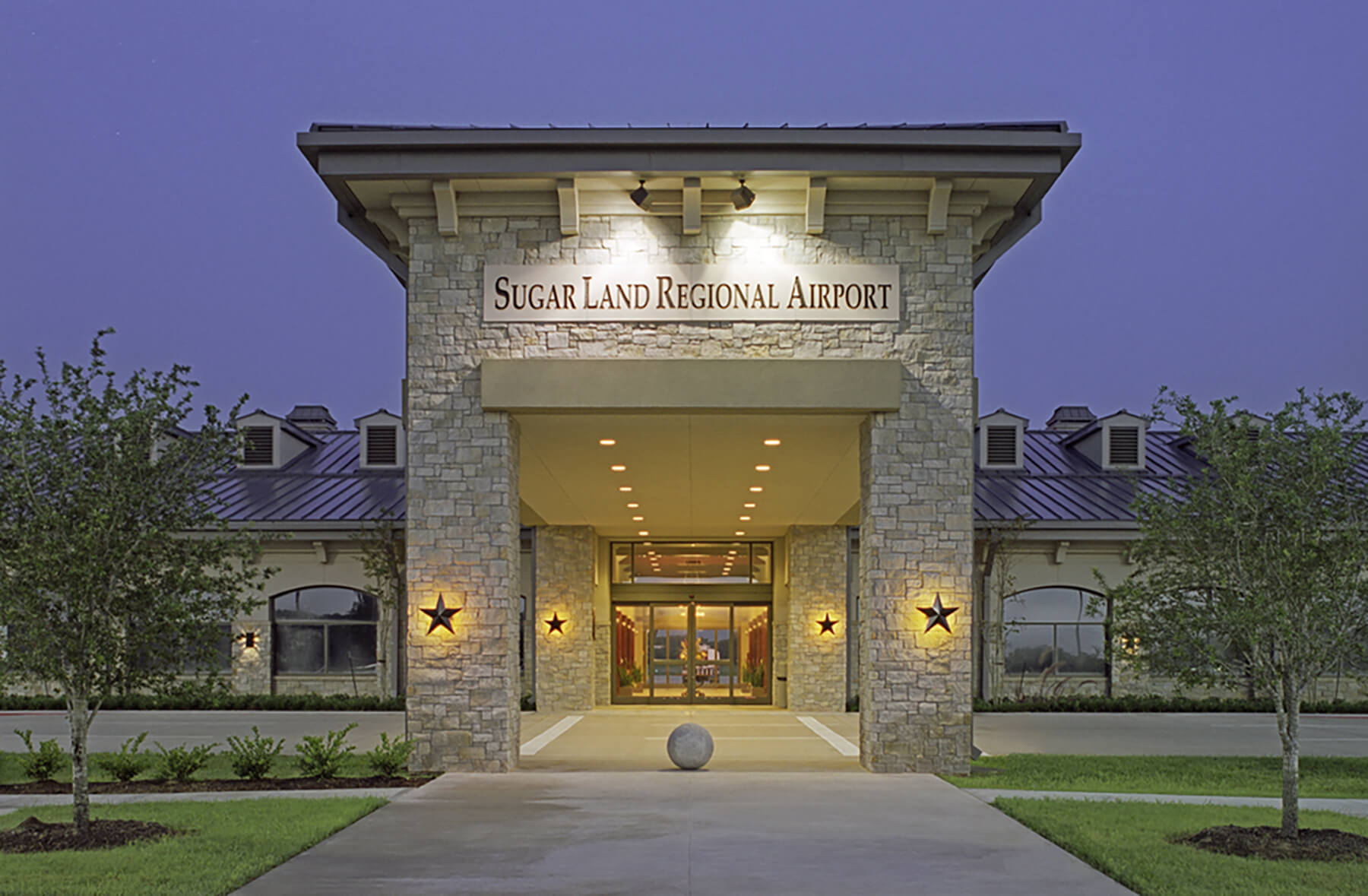 Sugar-Land-Airp-Main-Entrance-Evening---Featured